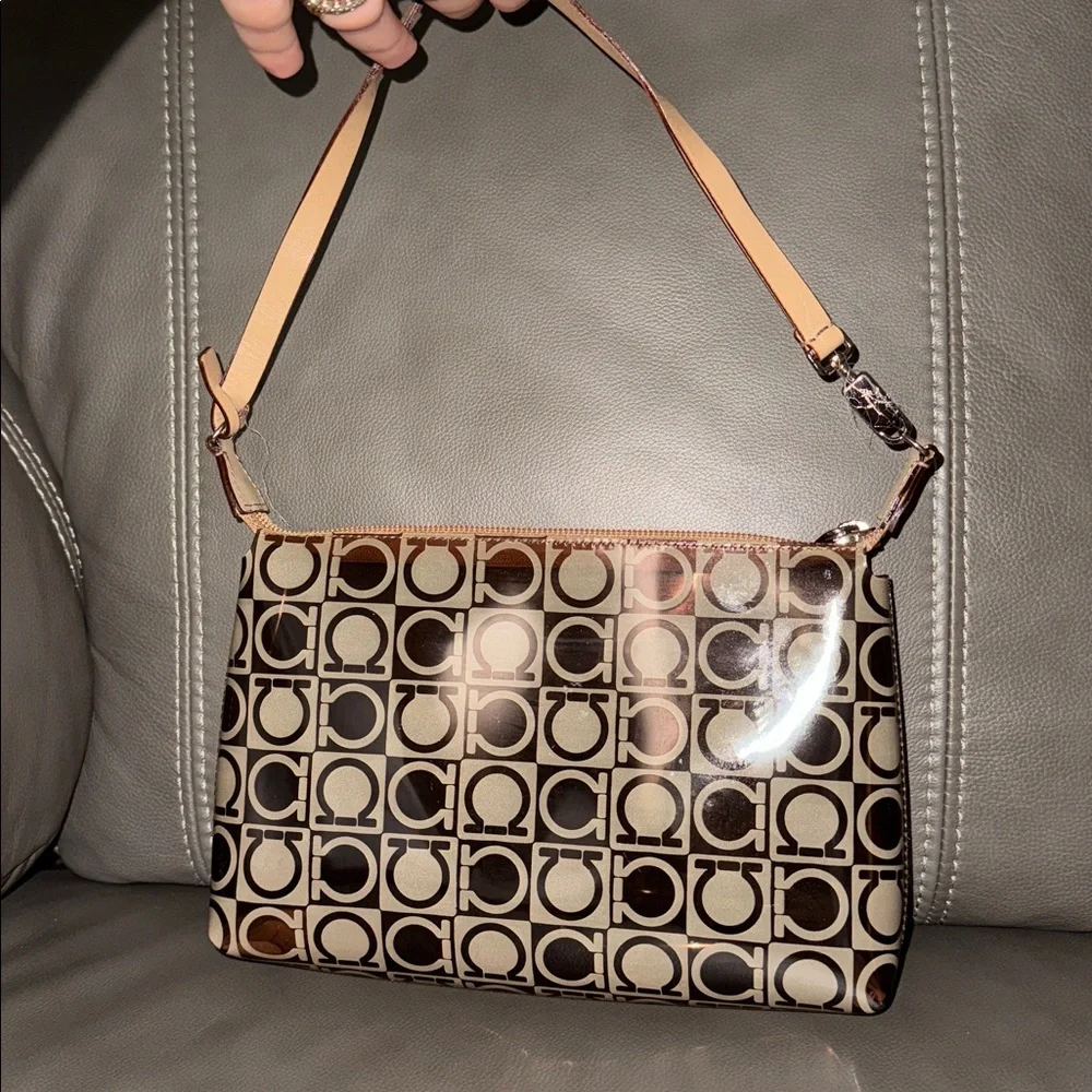 Salvatore Ferragamo Gancini transparent Pochette bag. AUTHENTIC 🤎⚡️flash sale! - Picture 2 of 11